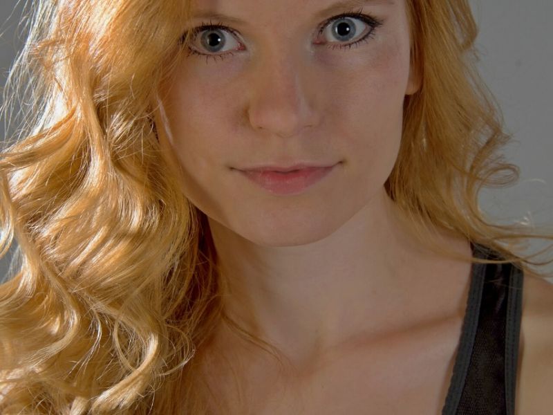 taty gold hair